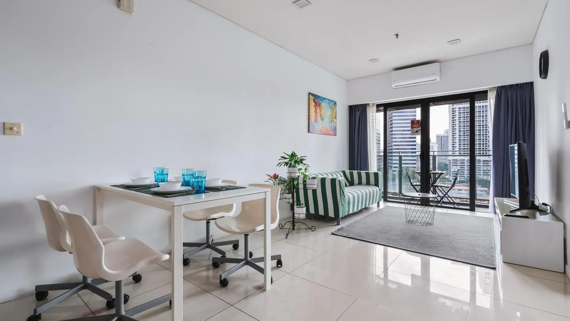 Summer Suites Klcc Apartments By Soulasia Kuala Lumpur