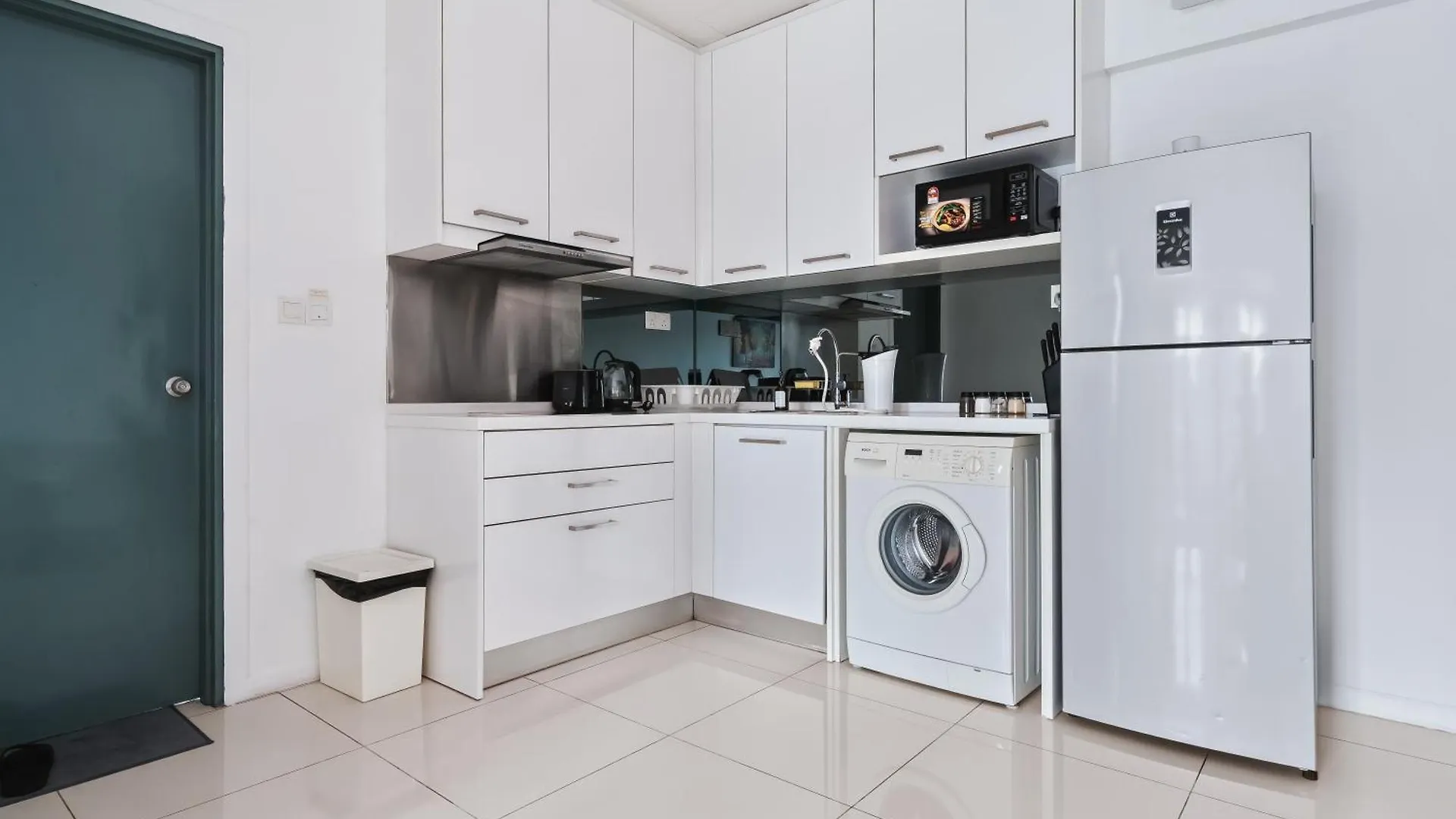Summer Suites Klcc Apartments By Soulasia Kuala Lumpur